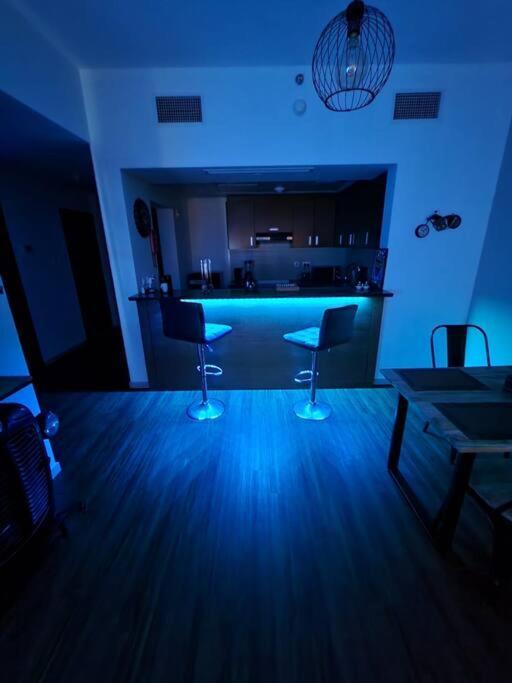 Apartment Cozy 1br In Iconic Tower